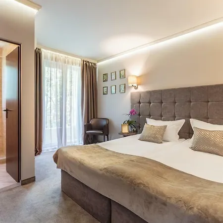 Хотел Микадо Hotel 3*
